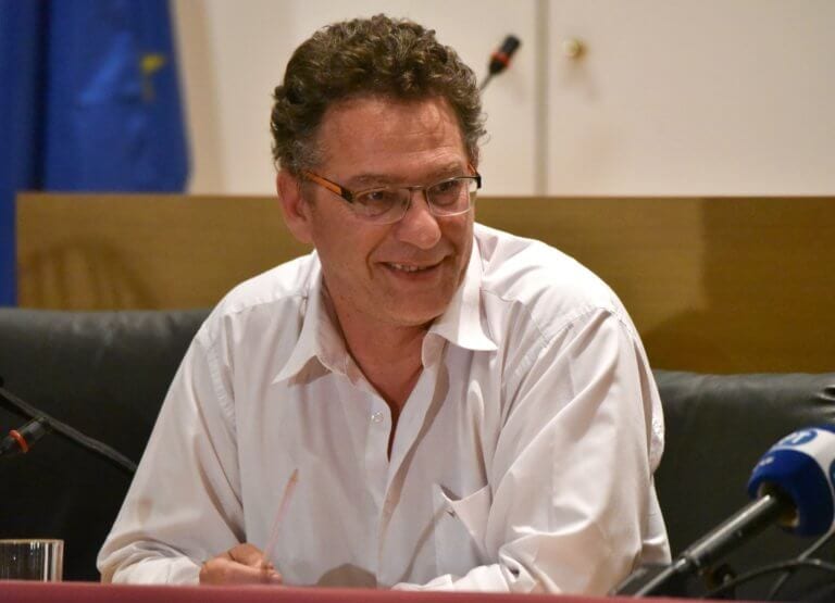 Αρβανίτης: «Άστα να πάν’ στο δι@ολο»! Σόου στον «αέρα» της ΕΡΤ με την υποψηφιότητά του! video