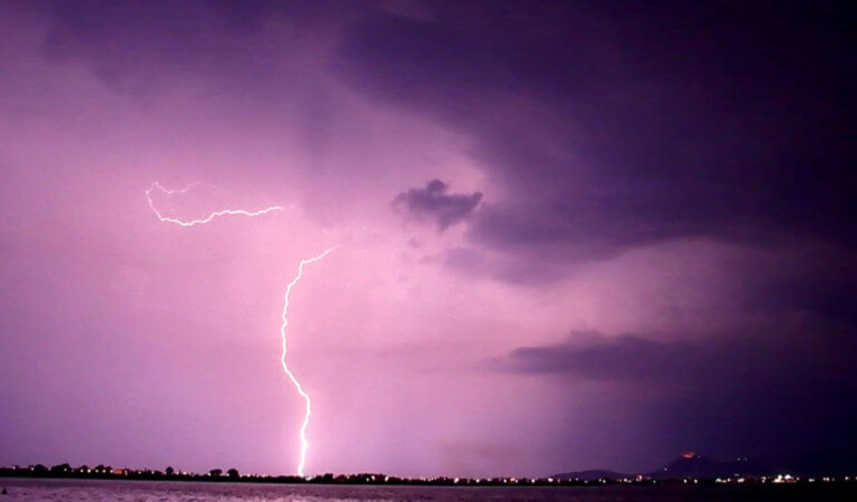 Καιρός: «Ανοίγουν οι ουρανοί» από την Τετάρτη – Καταιγίδες, χαλάζι και «βουτιά» της θερμοκρασίας