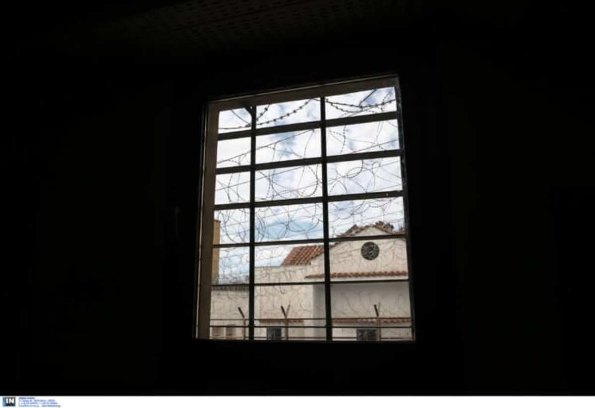 Μακελειό στον Κορυδαλλό! Ένας νεκρός και έξι τραυματίες στο ψυχιατρείο των φυλακών!