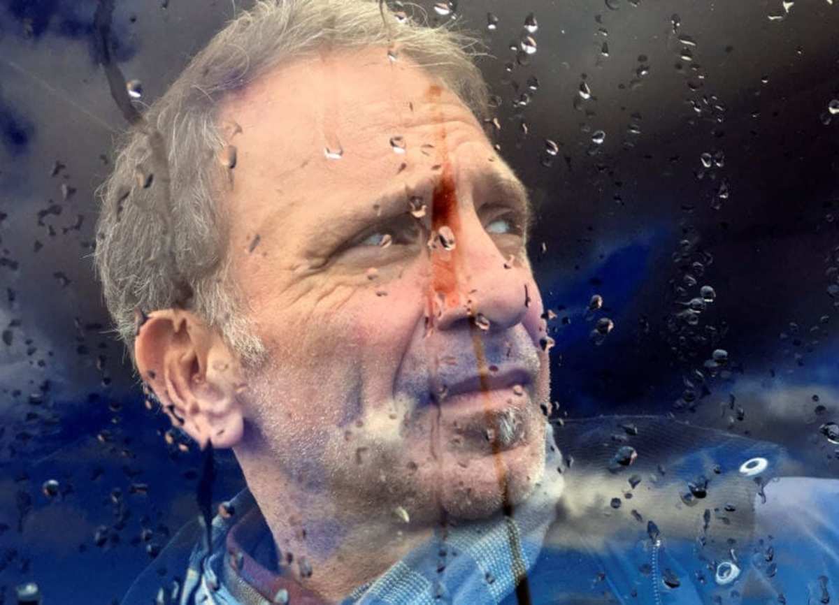 Πέθανε ο Γιάννης Μπεχράκης – Θρήνος για τον σπουδαίο Έλληνα φωτορεπόρτερ