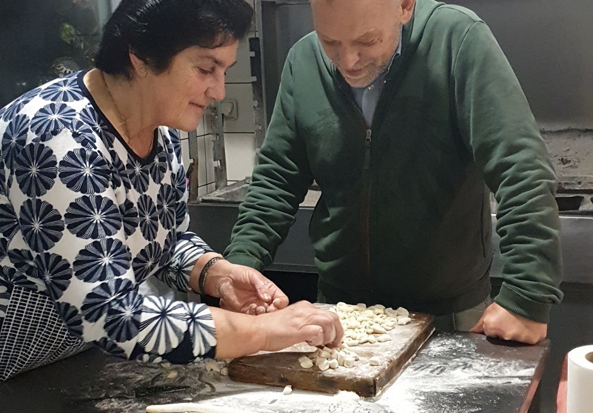 Οι Γλυκές Αλχημείες Ταξιδεύουν στη Σκύρο
