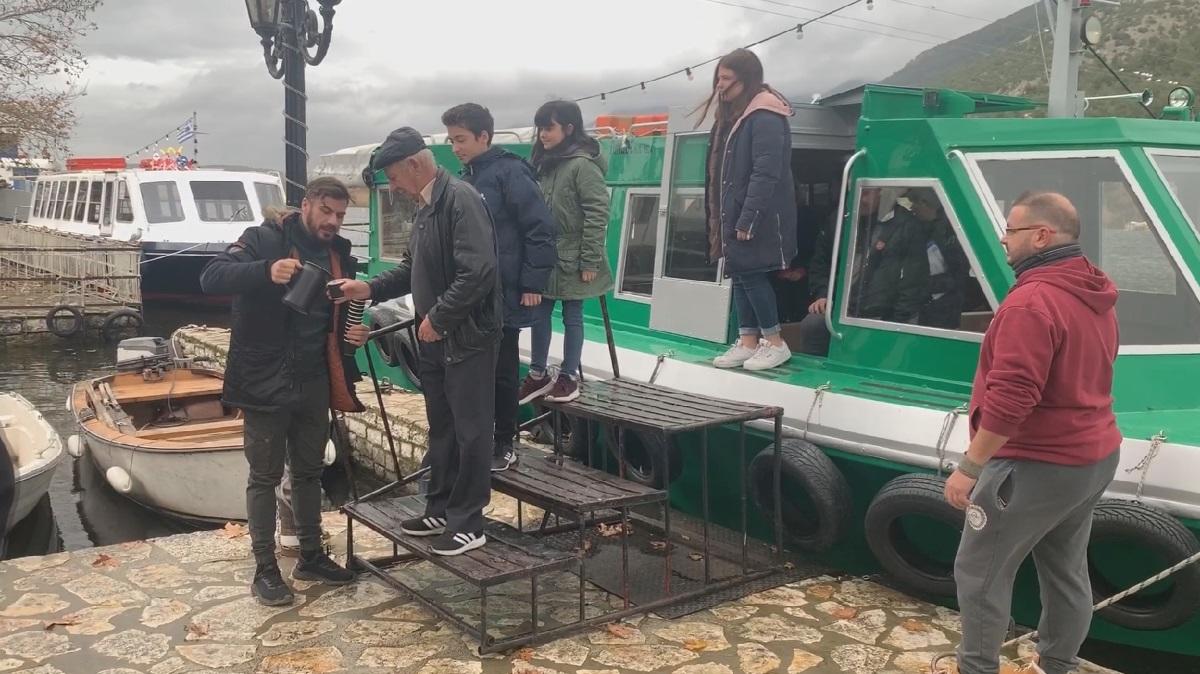 Άκης Πετρετζίκης