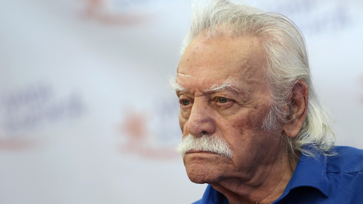Μανώλης Γλέζος