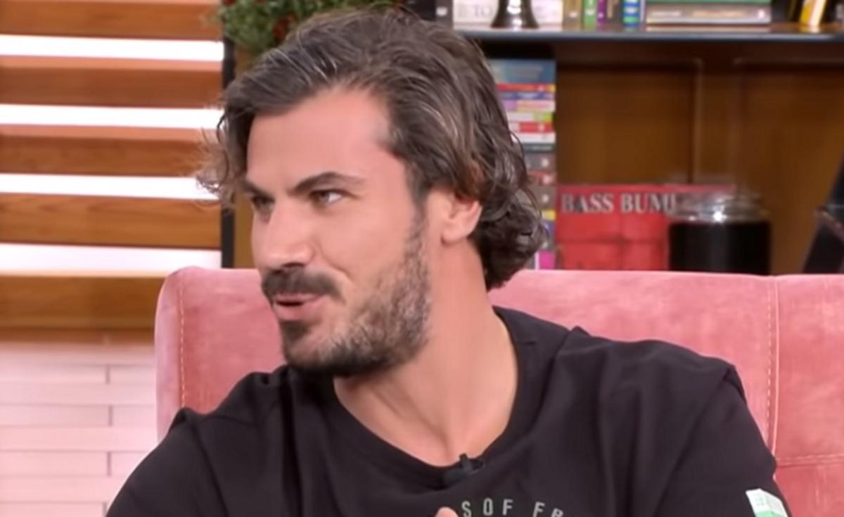 Άκης Πετρετζίκης