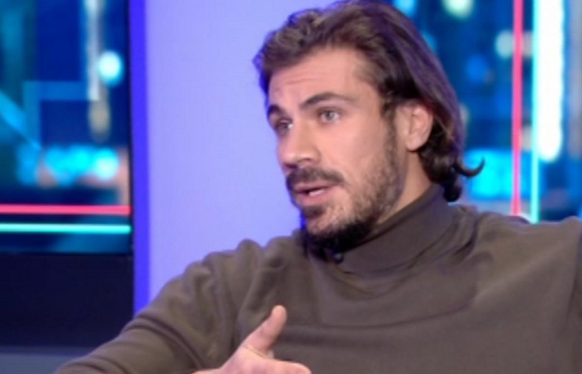 Άκης Πετρετζίκης