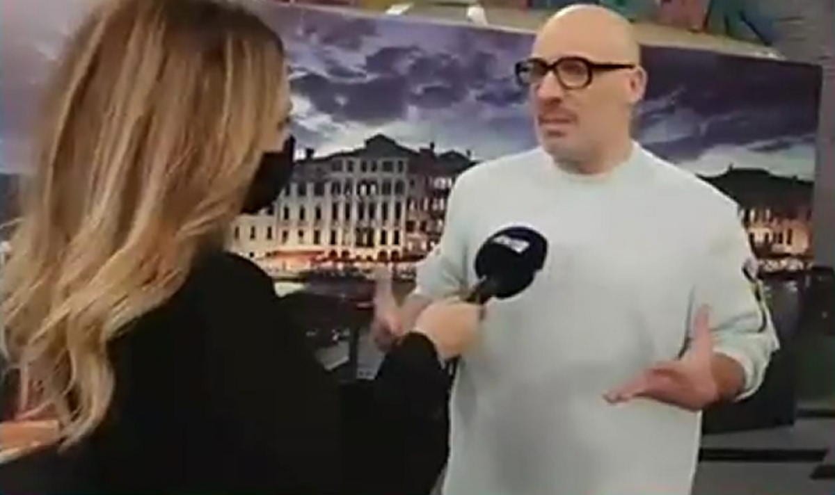 Νίκος Μουτσινάς