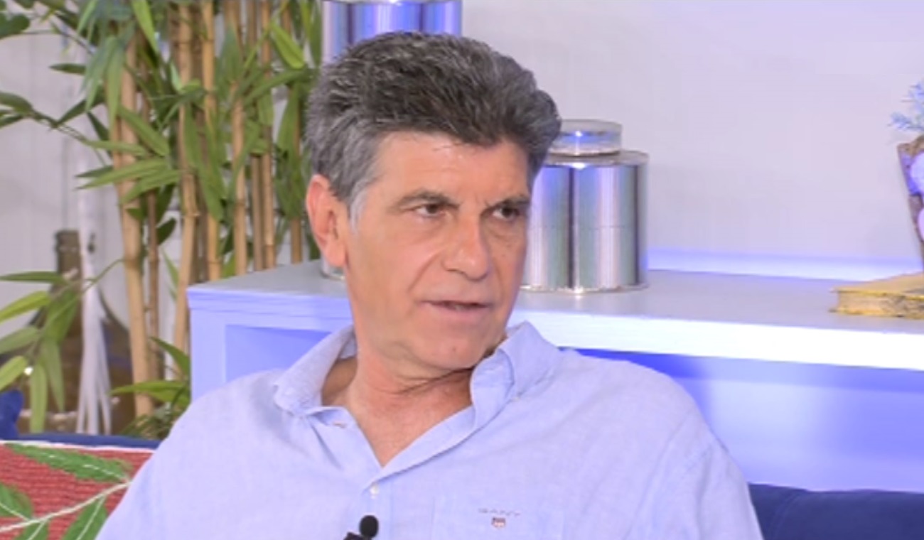 Γιάννης Μπέζος