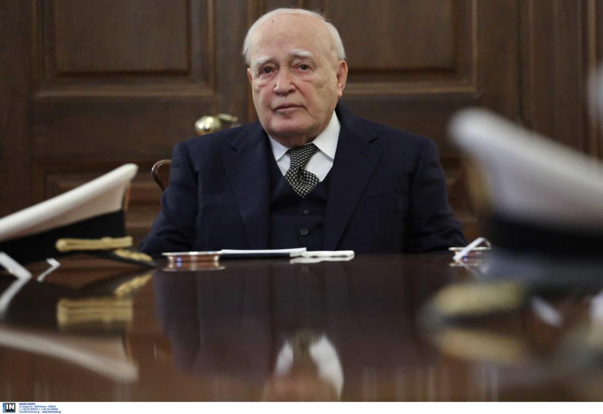 Κάρολος Παπούλιας