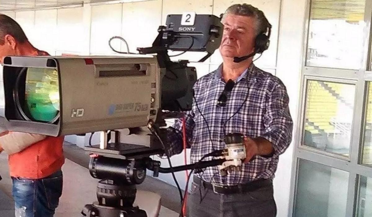 Βασίλης Λώλος