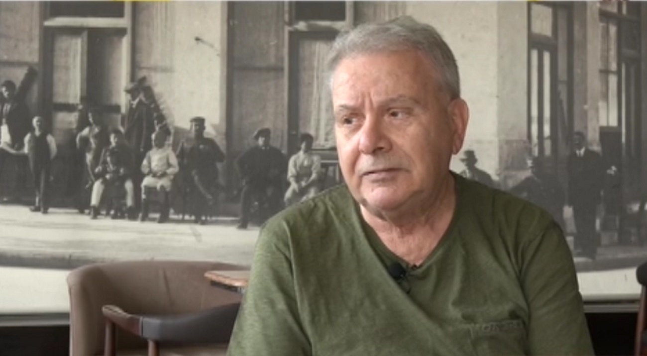 Μανώλης Μητσιάς