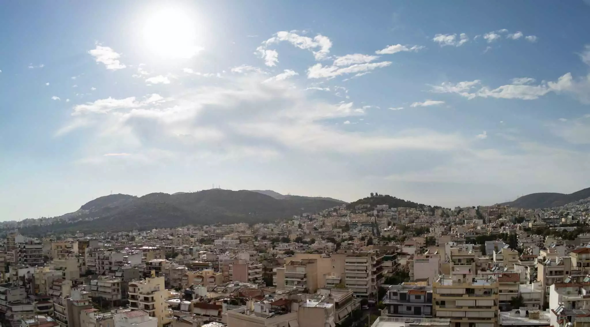 Καιρός: Μικρή άνοδος της θερμοκρασίας και σταδιακή βελτίωση του καιρού