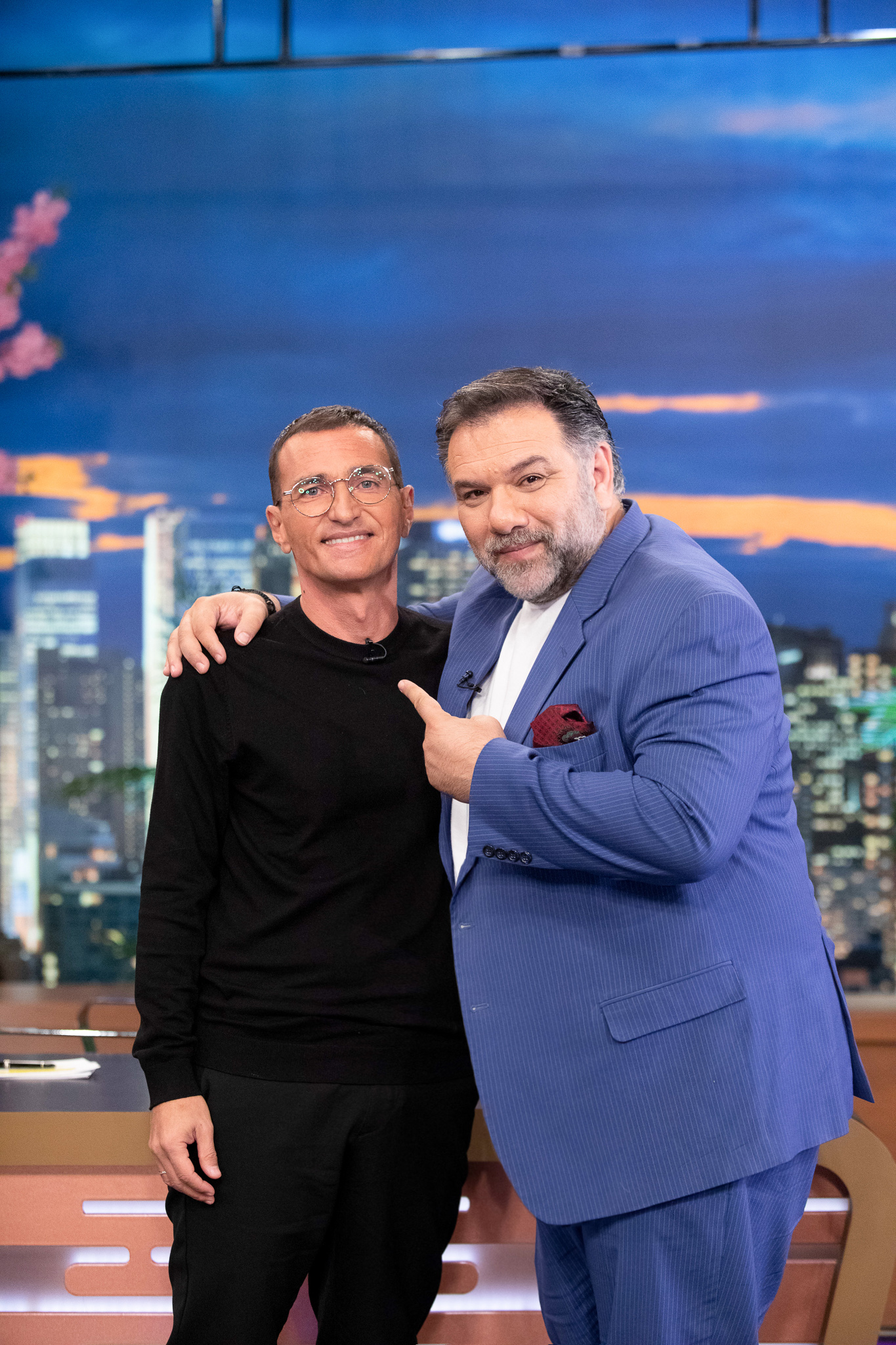 THE NIGHT SHOW ΑΣΗΜΑΚΟΠΟΥΛΟΣ
