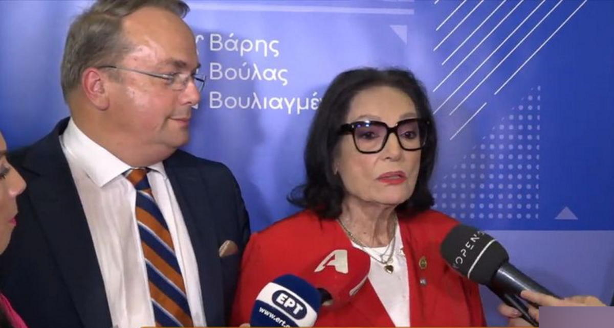 Νάνα Μούσχουρη