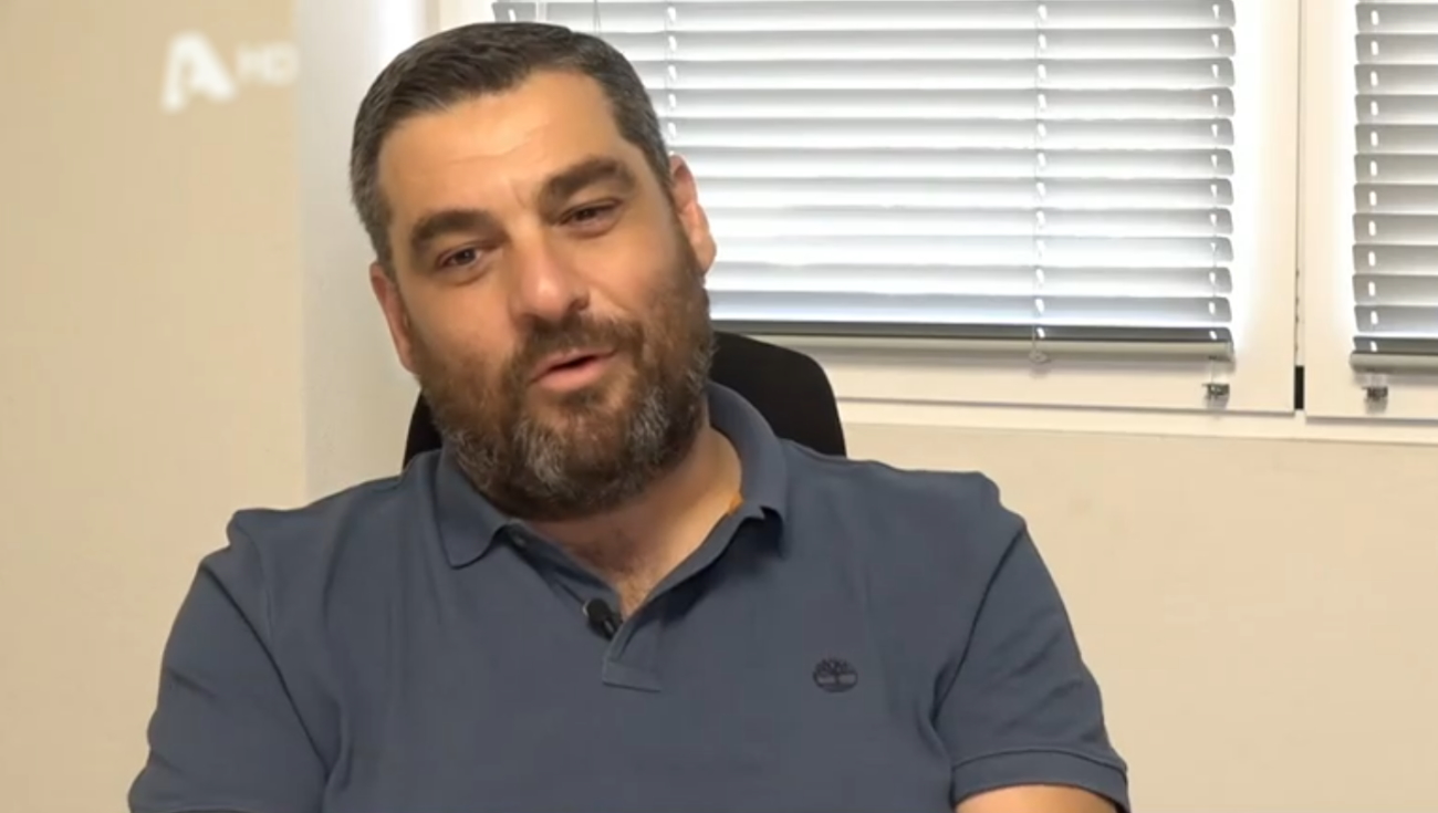 Μάνος Νιφλής