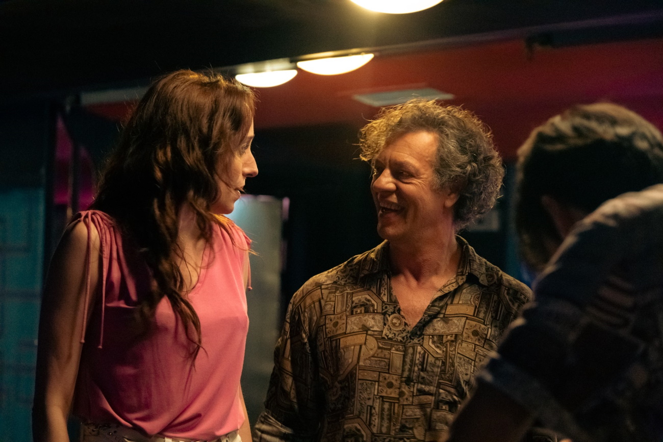 Αυτή η νύχτα μένει