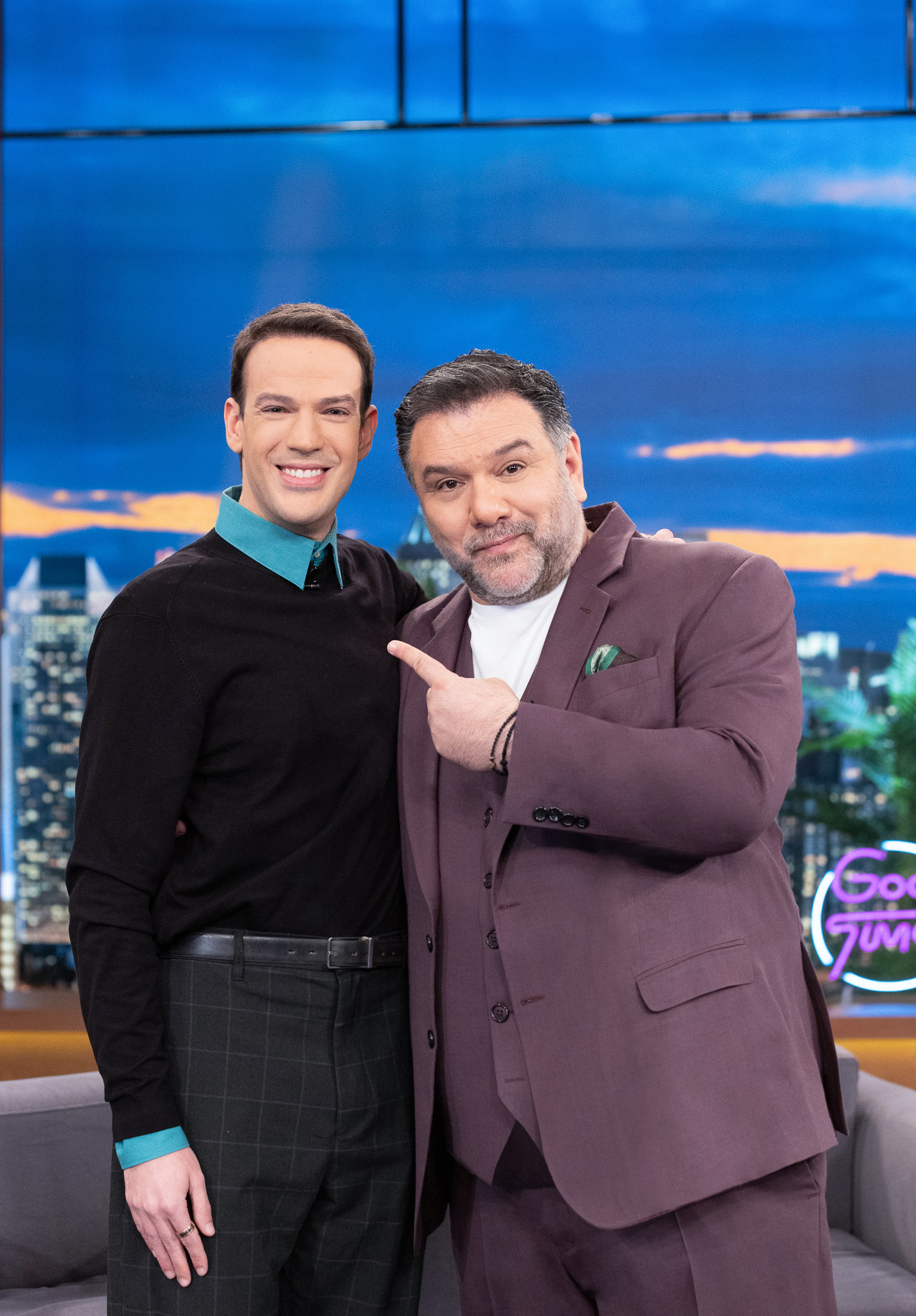 THE NIGHT SHOW ΘΕΟΧΑΡΗΣ
