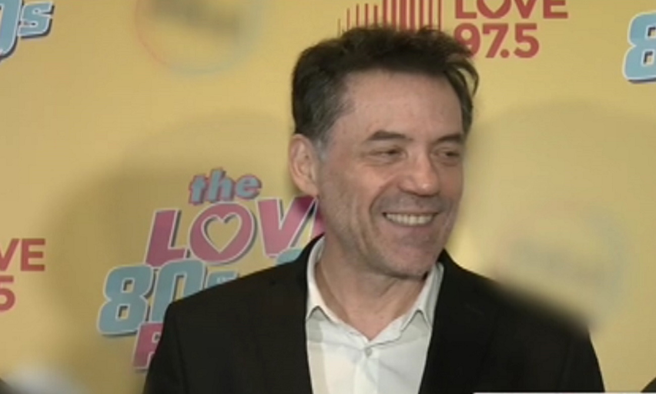 Θάνος Καλλίρης