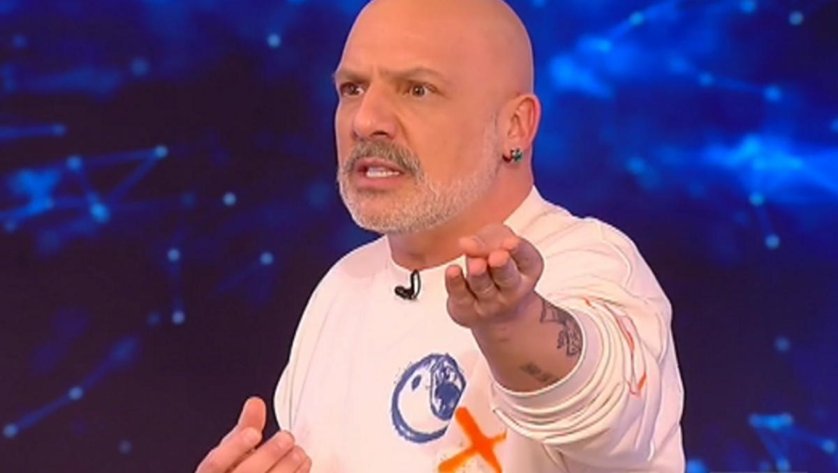 Νίκος Μουτσινάς