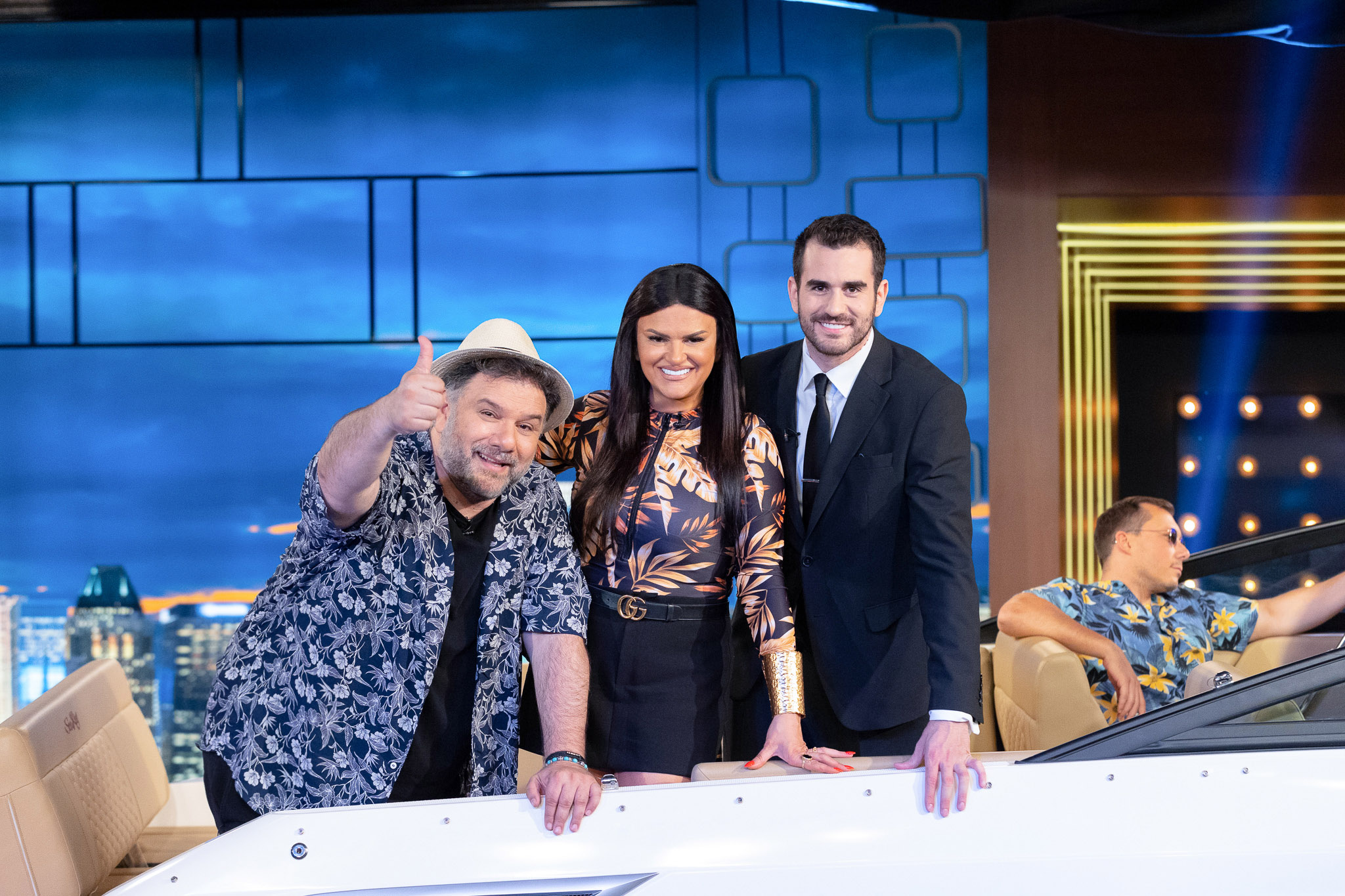 THE NIGHT SHOW ΚΑΤΣΑΦΑΔΟΥ