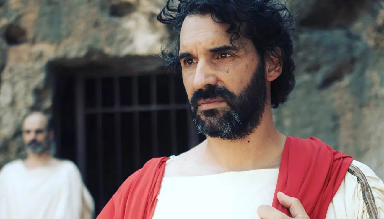 Ο Στέφανος Κακαβούλης παρουσιάζει έναν ύμνο στην Δημοκρατία