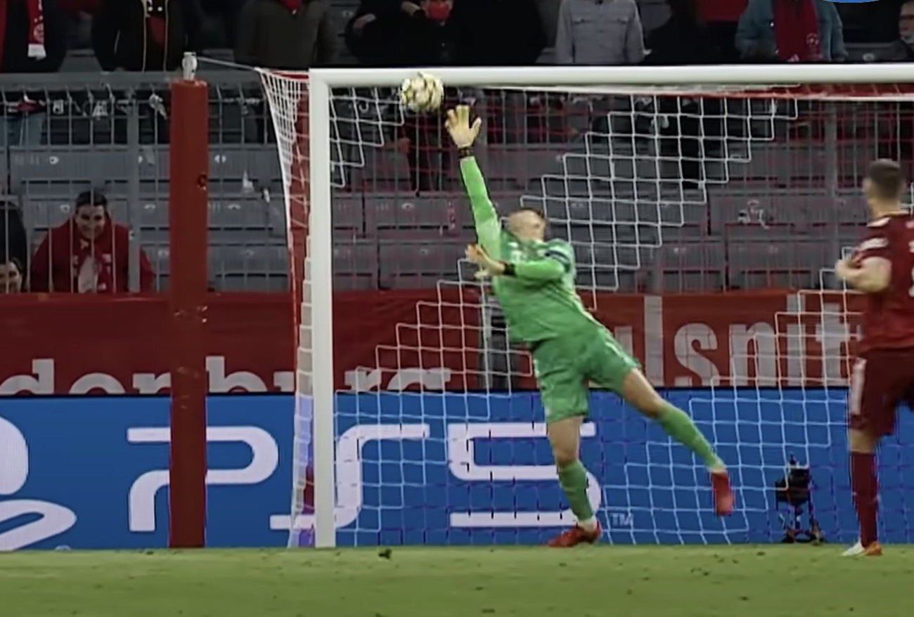 Ποιός σπουδαίος τερματοφύλακας γίνεται πατέρας από την κατά… 14 χρόνια μικρότερη σύντροφό του;