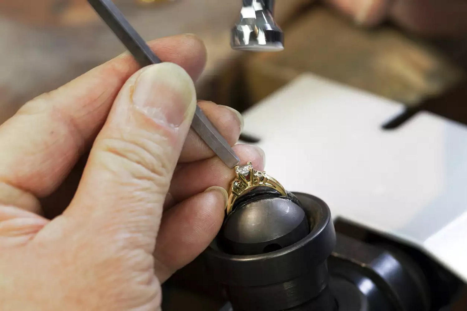 «Διαζύγιο» για πασίγνωστο Έλληνα σχεδιαστή και του πρώην συντρόφου του με φόντο σπίτια, super cars και πανάκριβα έργα τέχνης