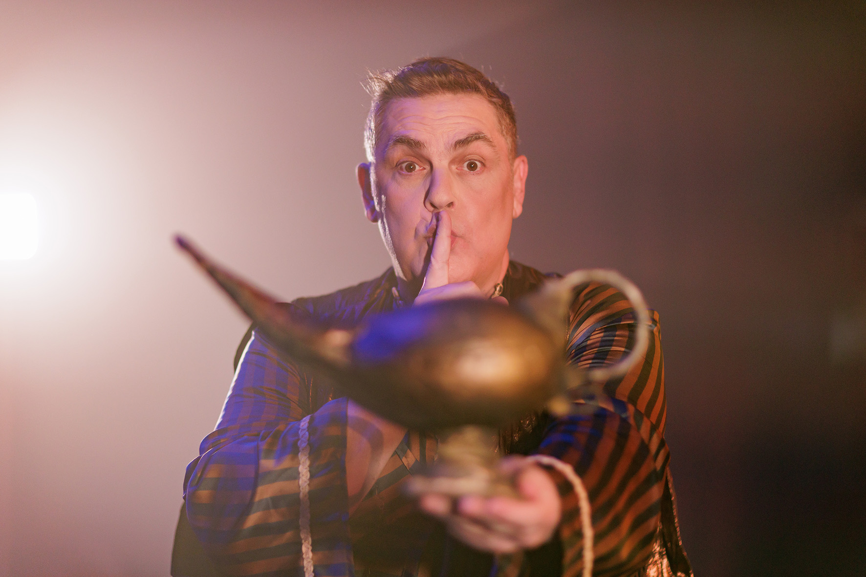 ΑΛΑΝΤΙΝ THE SHOW ΑΝΤΩΝΗΣ ΛΟΥΔΑΡΟΣ