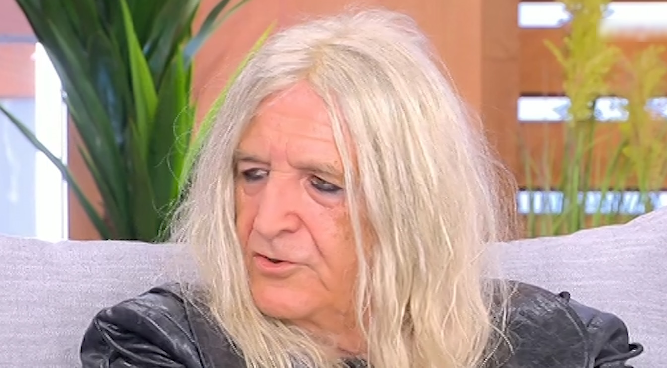 Νίκος Καρβέλας