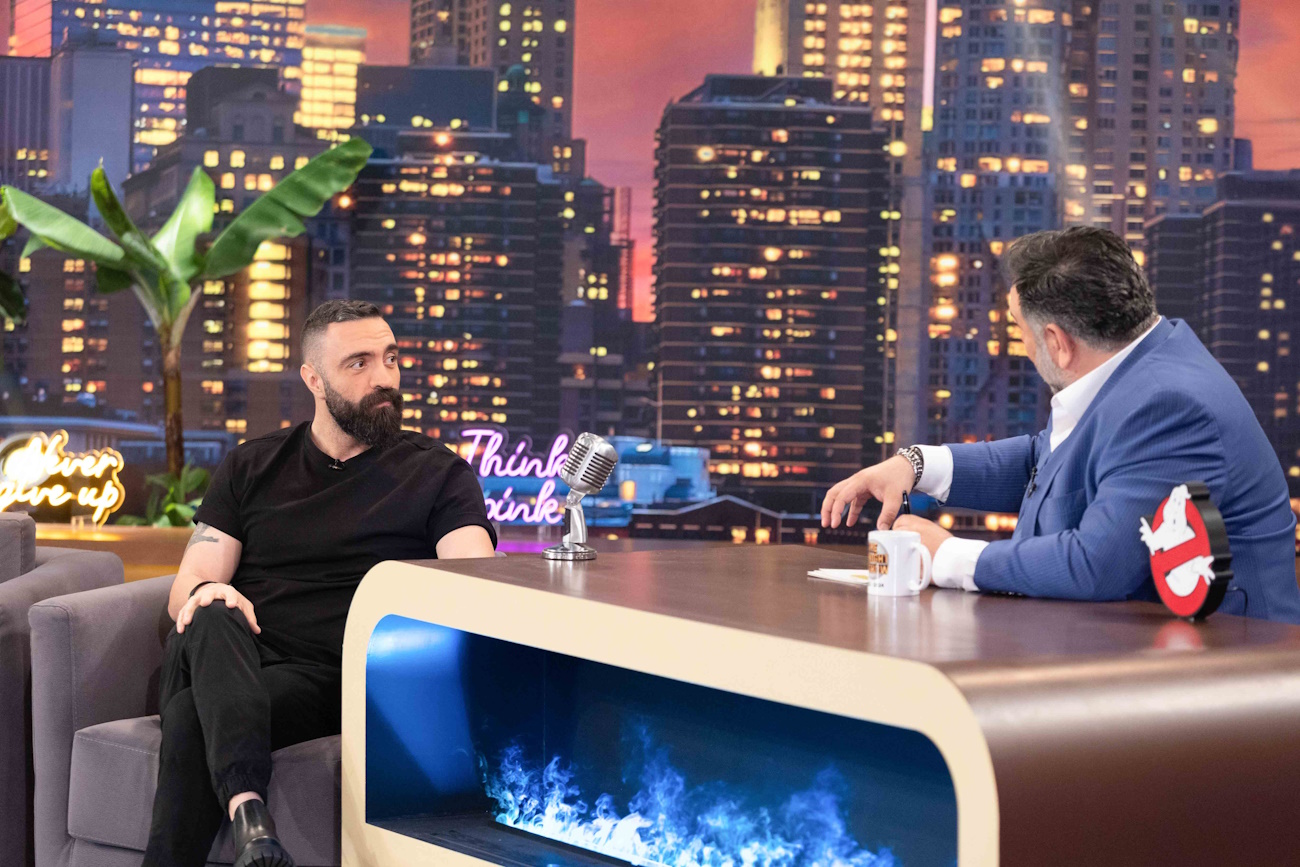THE NIGHT SHOW ΣΑΚΗΣ ΚΑΡΠΑΣ