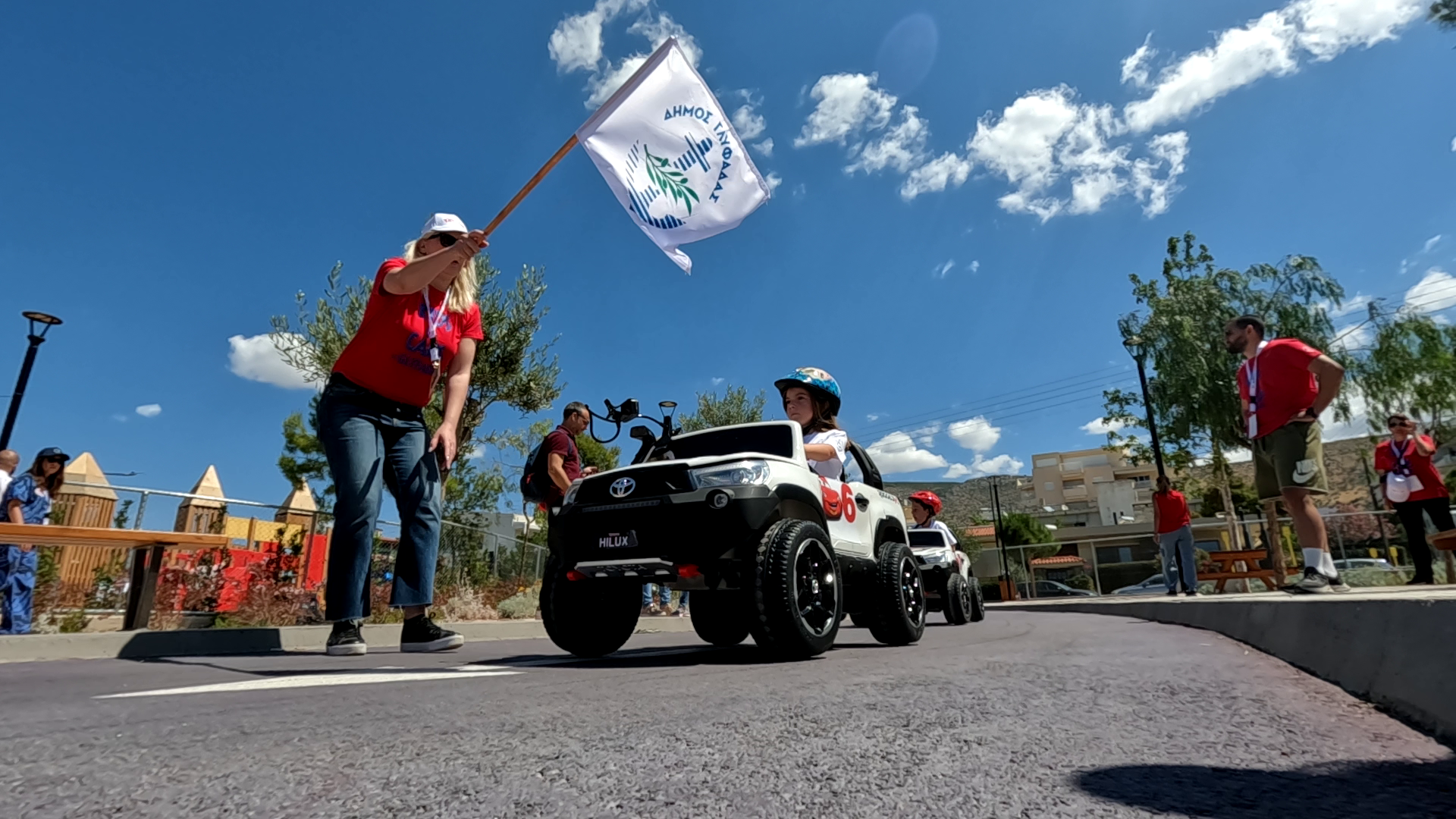 Πιτσιρικάδες οδηγοί υπεράνω… παιδείας στο Kids & Cars της Γλυφάδας
