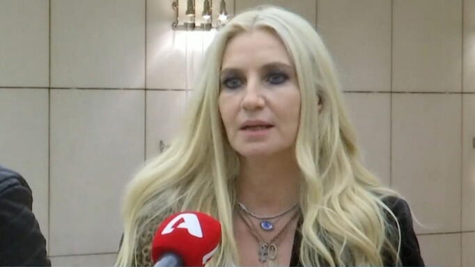 Λένα Αρώνη