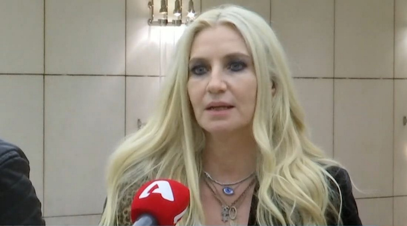 Λένα Αρώνη