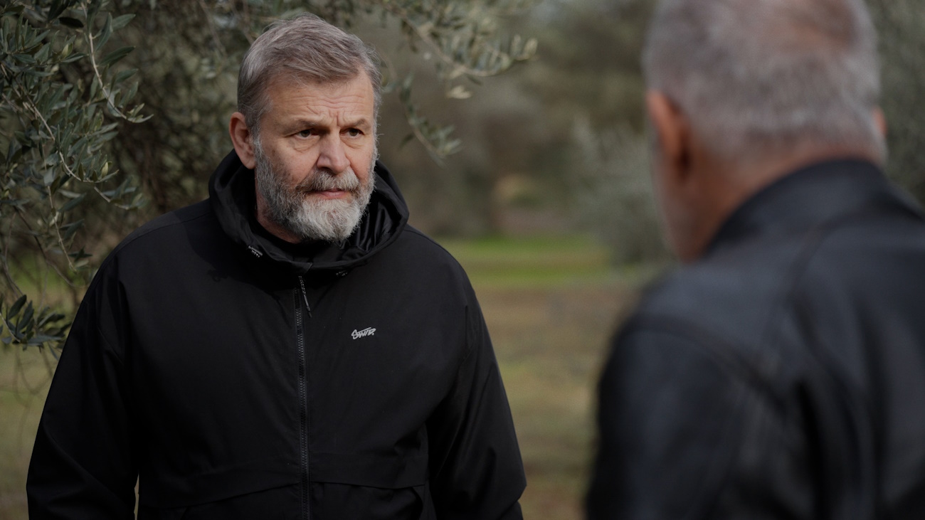 Γη της Ελιάς: Ο Μιχάλης στο πλευρό της Αφροδίτης