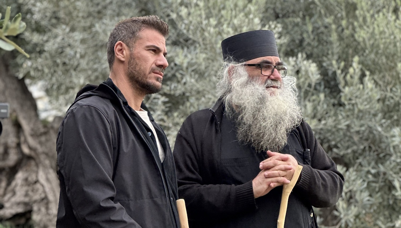 Akis Food Tour: Ο Άκης Πετρετζίκης ταξιδεύει στο Άγιο Όρος