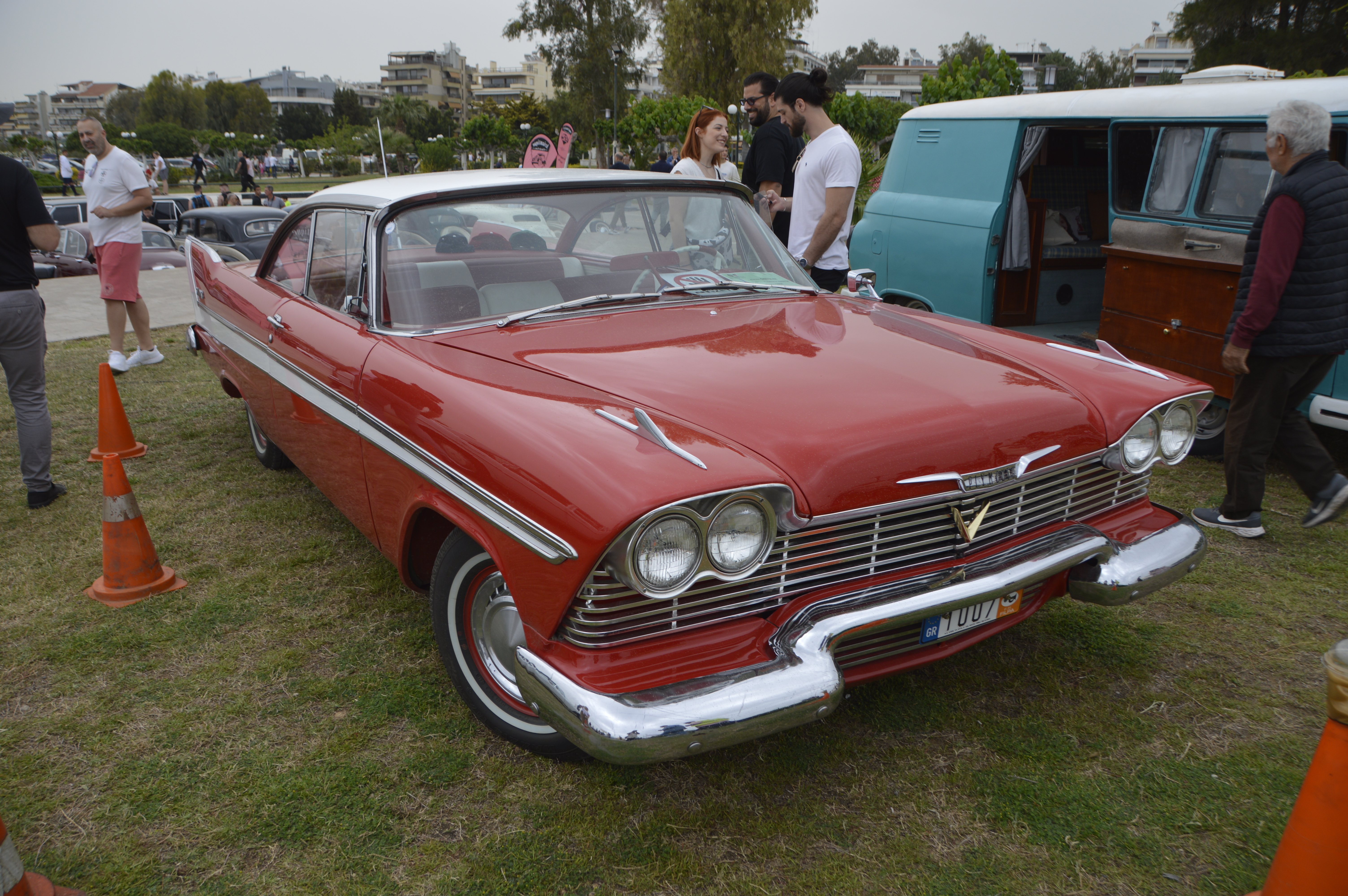 Mια Plymouth ίδια με την... Κριστιν.