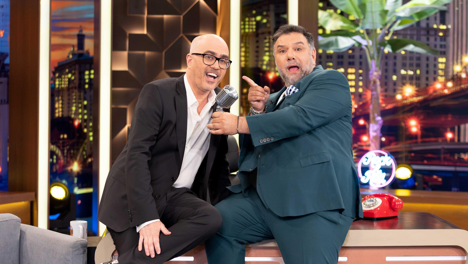 The 2Night Show: Αυτοί είναι οι αποψινοί καλεσμένοι του Γρηγόρη Αρναούτογλου