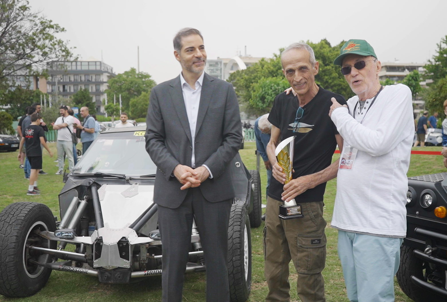 Απονομή στον Δημήτρη Κορρέ