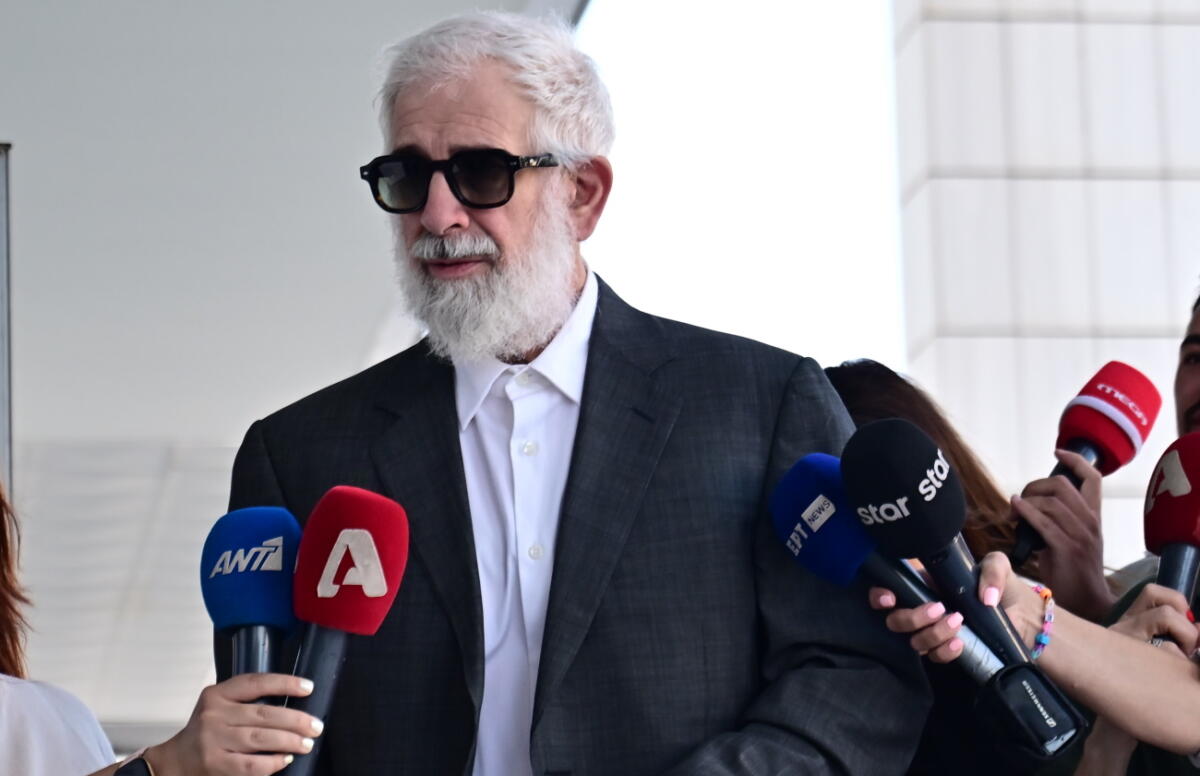 Πέτρος Φιλιππίδης