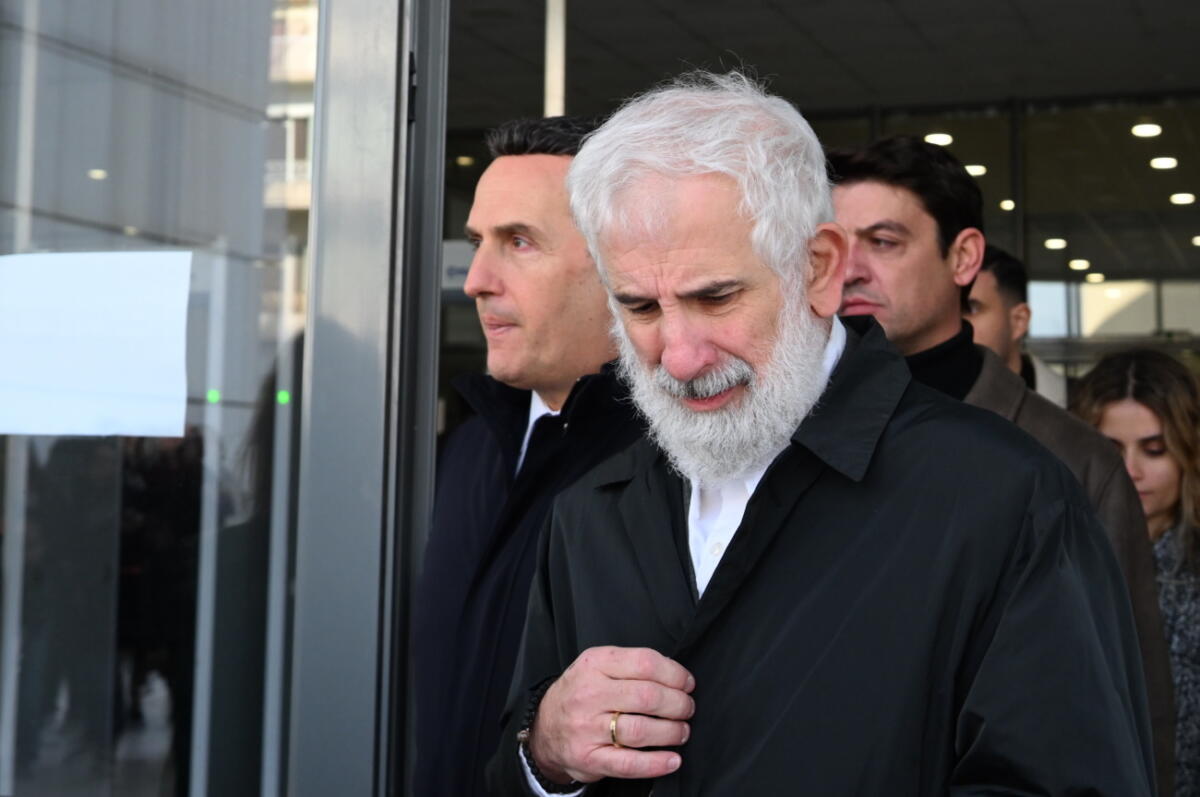 Πέτρος Φιλιππίδης