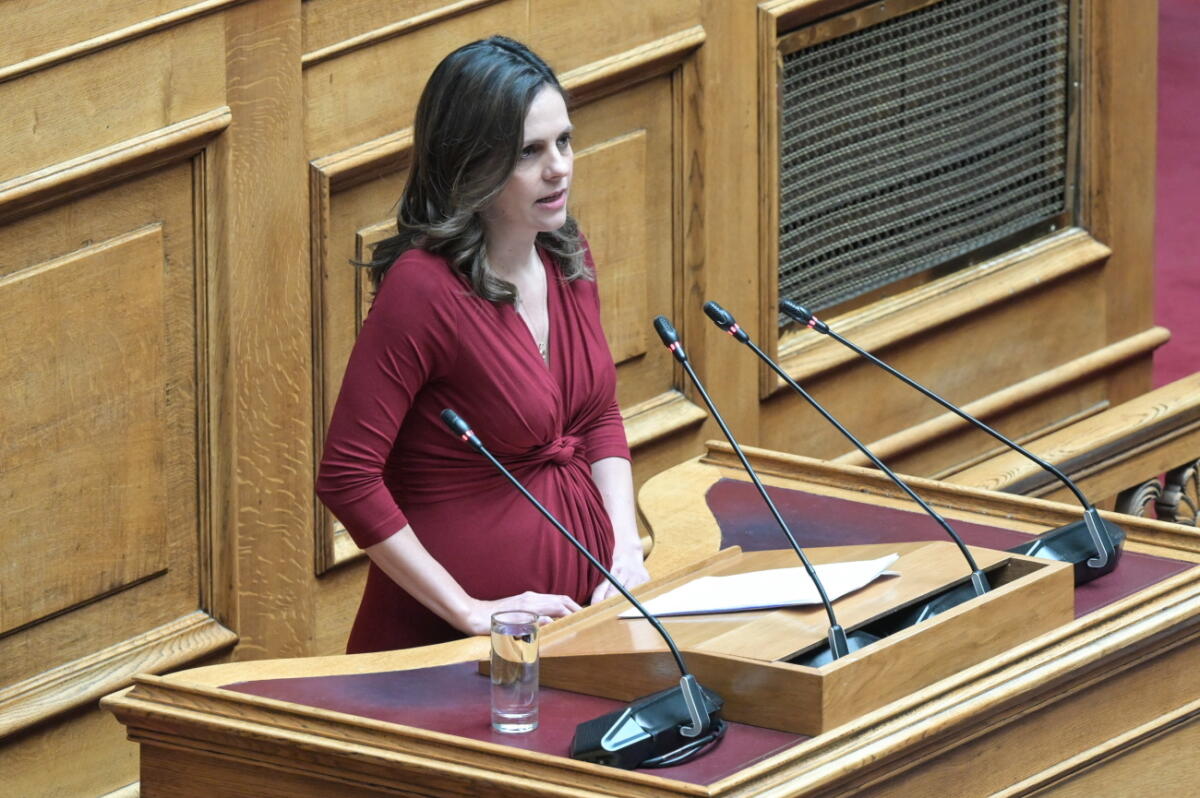 Έφη Αχτσιόγλου