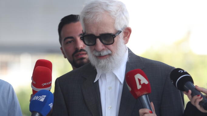 Πέτρος Φιλιππίδης