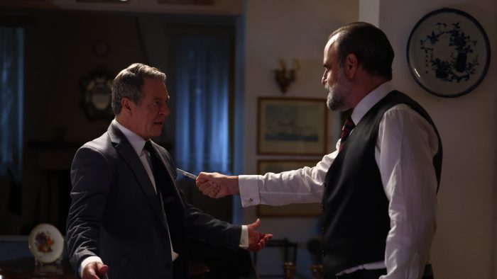 Άγιος έρωτας: Ο Μαρκόπουλος πέφτει στα χέρια του Κυριάκου