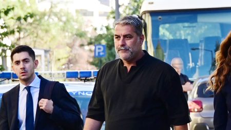 Βασίλης Μπισμπίκης