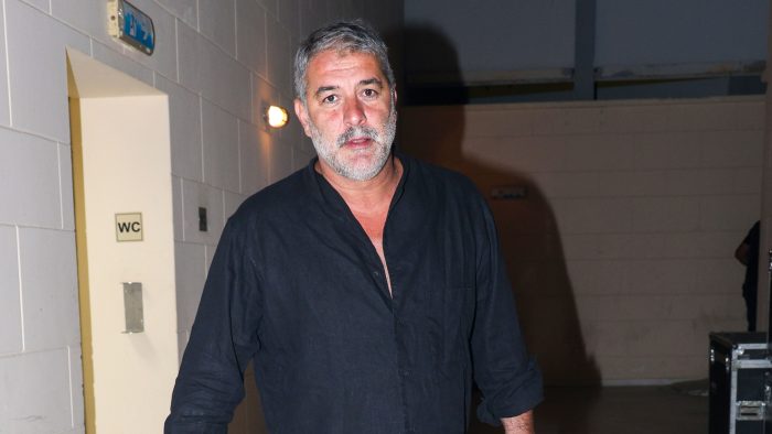 Βασίλης Μπισμπίκης: Συνελήφθη ο ηθοποιός – Προκάλεσε σωρεία φθορών σε αυτοκίνητα