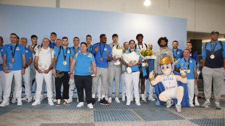 Η Εθνική Ελλάδας επέστρεψε με το χάλκινο μετάλλιο υπό τους ήχους του «Final Countdown»