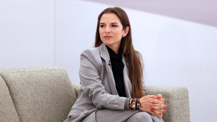 Εριέττα Κούρκουλου: «Οι γονείς μου διαμόρφωσαν σε μεγάλο βαθμό τον τρόπο που μεγαλώνω τα παιδιά μου»