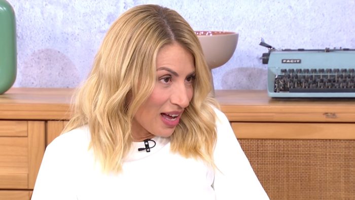 Η Μαρία Ηλιάκη αιφνιδίασε την καλεσμένη: «Δεν μου αρέσουν τα κουτσομπολιά αλλά διαβάζω ότι είσαι σε σχέση εδώ και 3 χρόνια;»