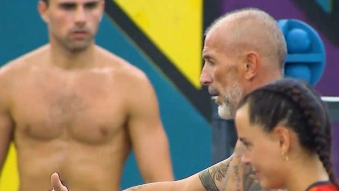 Exathlon: Ο Γιώργος Κόρομι αρνήθηκε χειραψία στον Τάκη Καραγκούνια – Ένταση μεταξύ των δύο