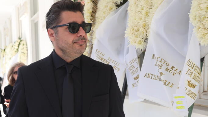 Λάμπρος Κωνσταντάρας