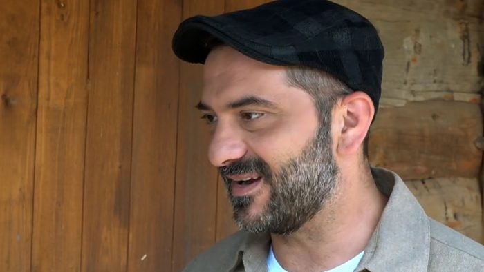 Λεωνίδας Κουτσόπουλος: «Το να βλέπω την προτομή μου στη Φάρμα είναι λίγο μακάβριο»